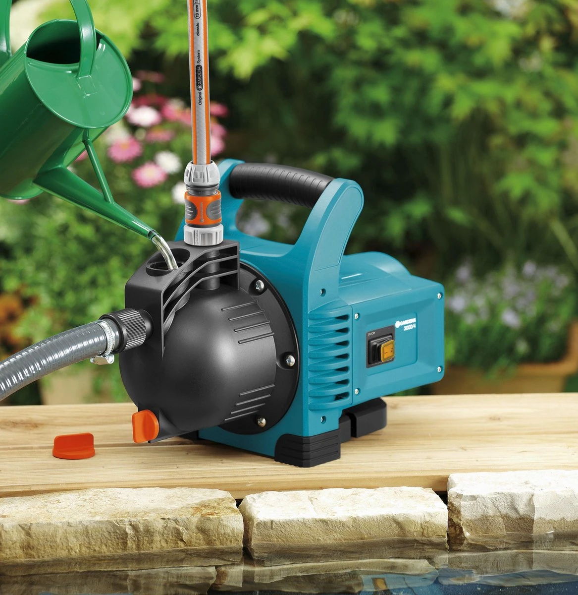 GARDENA - Classic Besproeiingspomp 3000/4 Compleet - Waterpomp - Incl. 3.5 M Aanzuigslang En 20 M Slang - Afbeelding 2