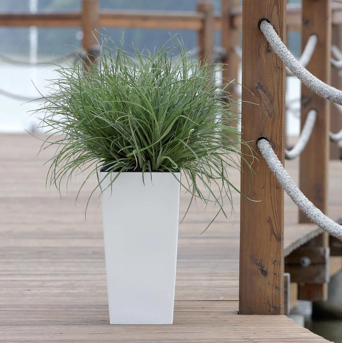 Prosperplast Kunststof Urbi Bloempot/plantenpot Met Binnenpot Wit 32 X 32 X 61 Cm - 21/49 Liter - Hoge Vierkante Bloempotten - Afbeelding 4