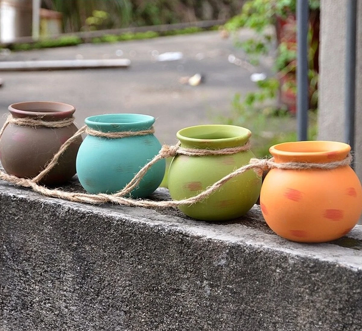 Plantenhangers - 4 Bloempotjes Aan Een Touw - Hangpotten Voor Binnen En Buiten - Hangpot Schutting - 4 Kleuren Incl. Touw - Afbeelding 4